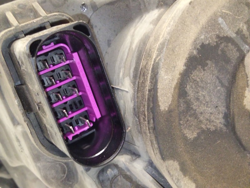 Recambio de faro izquierdo para volkswagen golf vi variant (aj5) 1.6 tdi referencia OEM IAM   