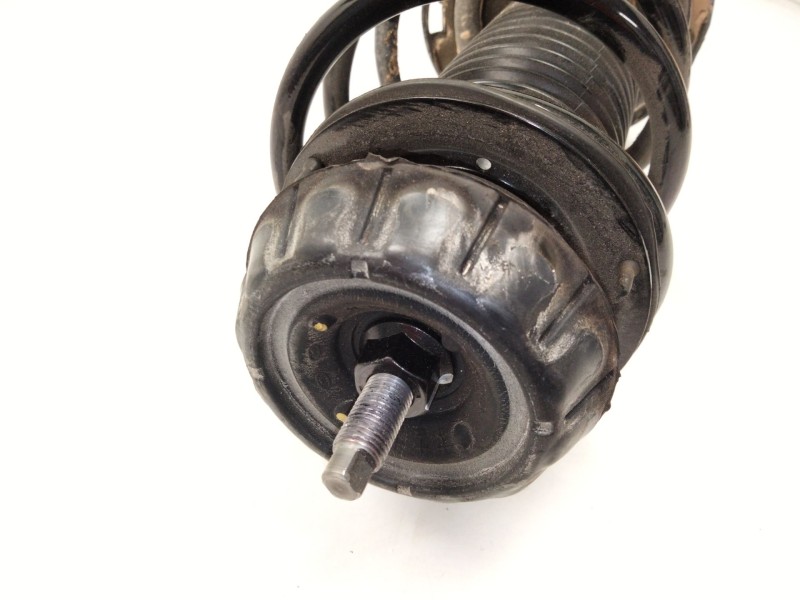 Recambio de amortiguador delantero derecho para kia stonic (yb) 1.2 cvvt referencia OEM IAM 54660H8850  