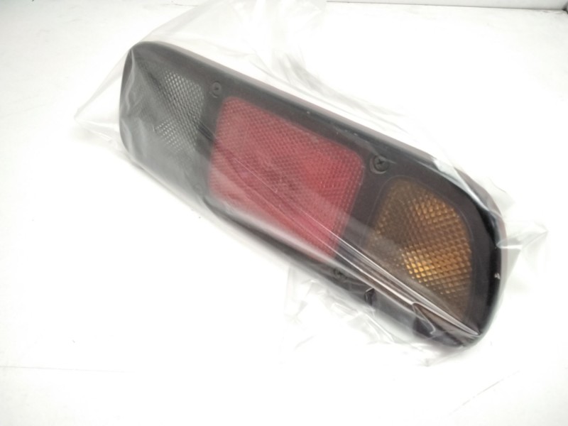 Recambio de piloto trasero izquierdo paragolpes para nissan terrano/terrano.ii (r20) referencia OEM IAM 265551F100 INGLES DEFECT