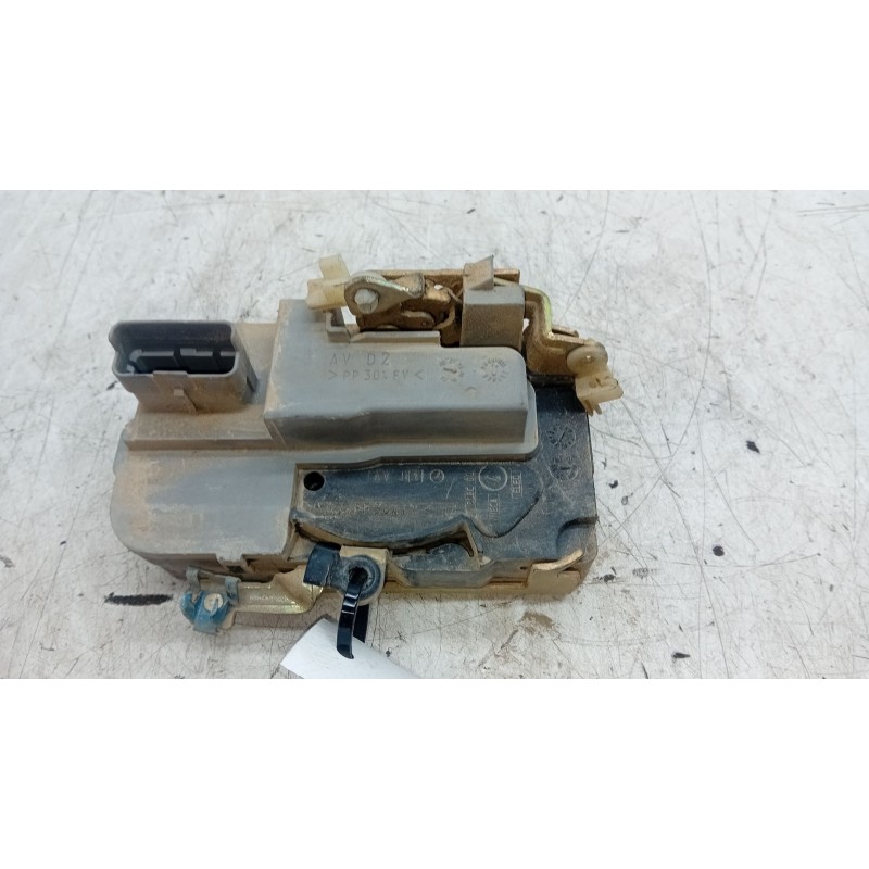 Recambio de cerradura puerta delantera derecha para peugeot partner furgoneta/monovolumen (5_, g_) 2.0 hdi referencia OEM IAM   