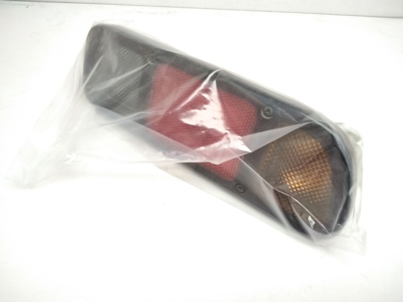 Recambio de piloto trasero izquierdo paragolpes para nissan terrano/terrano.ii (r20) referencia OEM IAM 265551F100 INGLES 