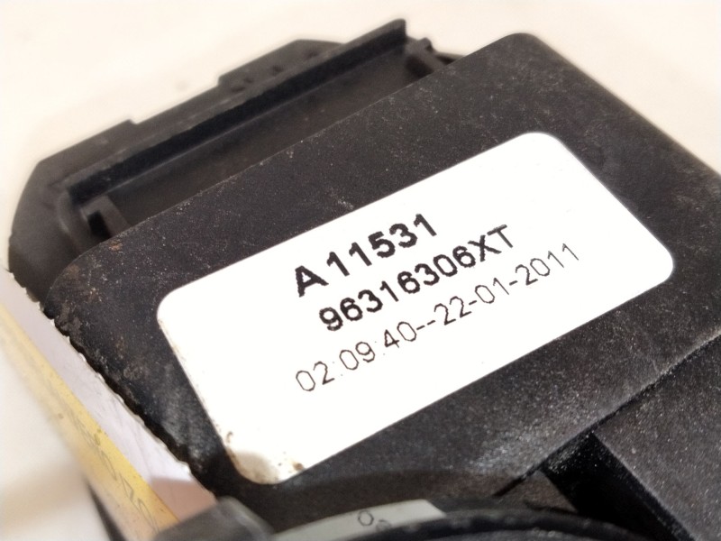 Recambio de mando elevalunas delantero izquierdo para peugeot 206+ (2l_, 2m_) 1.4 hdi eco 70 referencia OEM IAM 96316306XT  