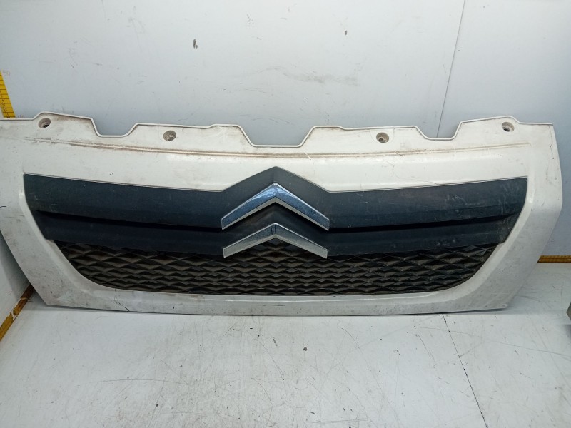 Recambio de rejilla delantera para citroën jumper grossraumkasten 2.2 hdi fap cat referencia OEM IAM 1308069070  