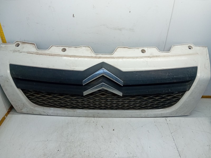 Recambio de rejilla delantera para citroën jumper grossraumkasten 2.2 hdi fap cat referencia OEM IAM 1308069070  