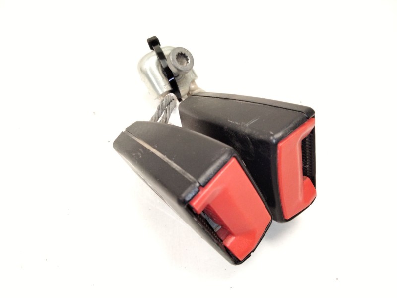 Recambio de enganche cinturon trasero central para volkswagen golf vi variant (aj5) 1.6 tdi referencia OEM IAM 1K0857738  