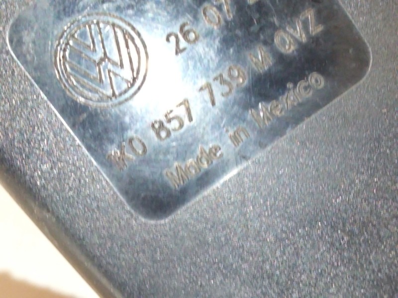 Recambio de enganche cinturon trasero central para volkswagen golf vi variant (aj5) 1.6 tdi referencia OEM IAM 1K0857738  