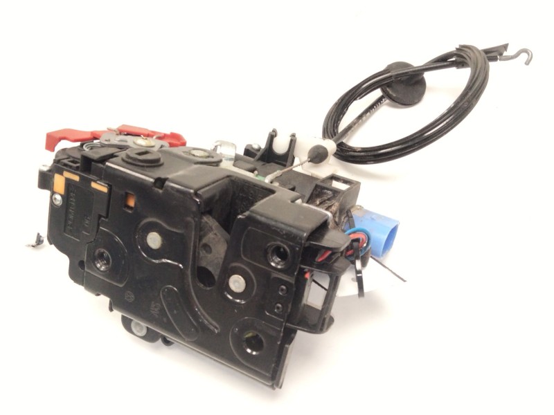 Recambio de cerradura puerta trasera izquierda para volkswagen golf vi variant (aj5) 1.6 tdi referencia OEM IAM 7L0839015  
