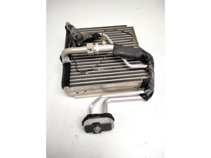 Recambio de evaporador aire acondicionado para nissan serena (c23) 2.3 d referencia OEM IAM 272701C712  