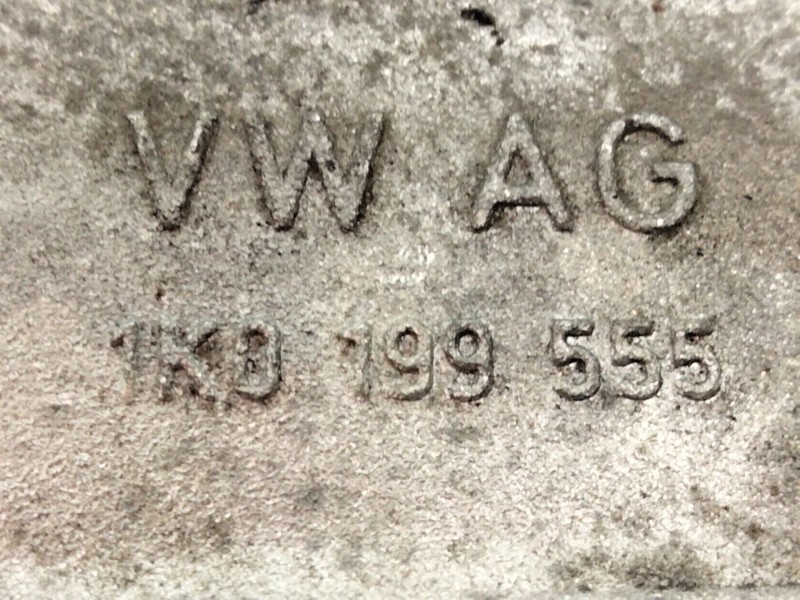 Recambio de soporte motor izquierdo superior para volkswagen golf vi variant (aj5) 1.6 tdi referencia OEM IAM 1K0199555  