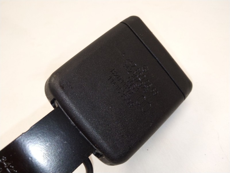 Recambio de enganche cinturon trasero derecho para mercedes-benz clase b sports tourer (w247) b 180 d (247.003) referencia OEM I