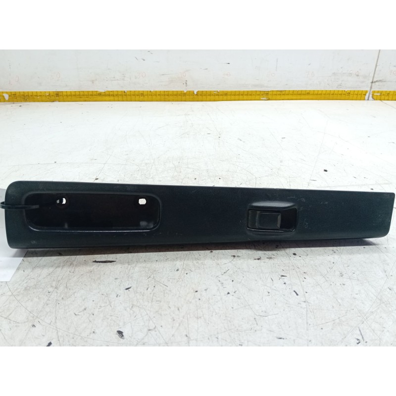 Recambio de mando elevalunas trasero izquierdo para isuzu d-max i (tfr, tfs) 2.5 ditd 4x4 (tfs86_) referencia OEM IAM   