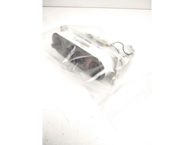 Recambio de mando climatizador para nissan terrano/terrano.ii (r20) referencia OEM IAM EG08136701  