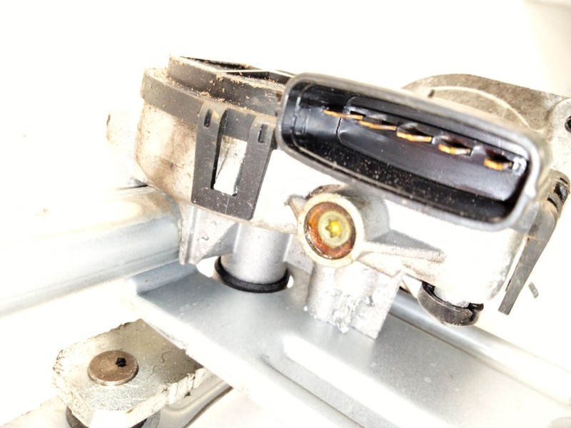 Recambio de motor limpia delantero para kia sportage iii (sl) 1.7 crdi referencia OEM IAM   