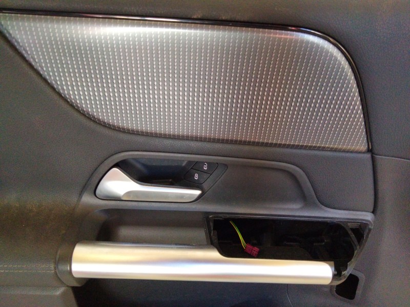 Recambio de puerta delantera izquierda para mercedes-benz clase b sports tourer (w247) b 180 d (247.003) referencia OEM IAM A247