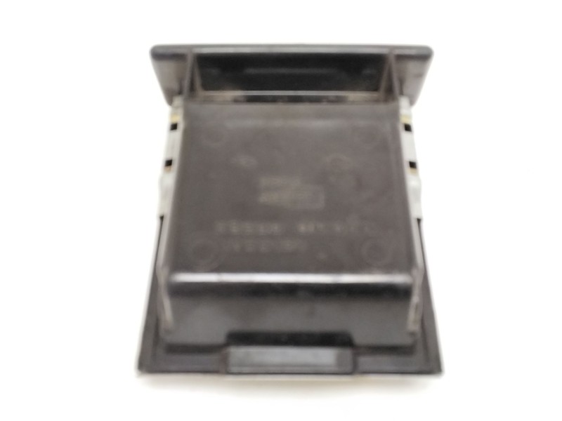 Recambio de cenicero para nissan almera i (n15) 1.4 gx,lx referencia OEM IAM 688000M000 K66131 