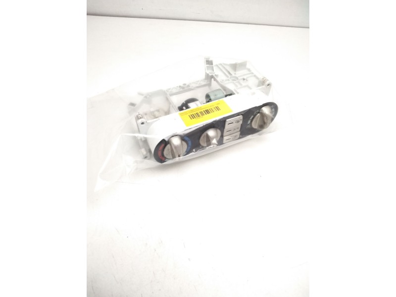 Recambio de mando climatizador para nissan terrano/terrano.ii (r20) referencia OEM IAM 3H52032743  