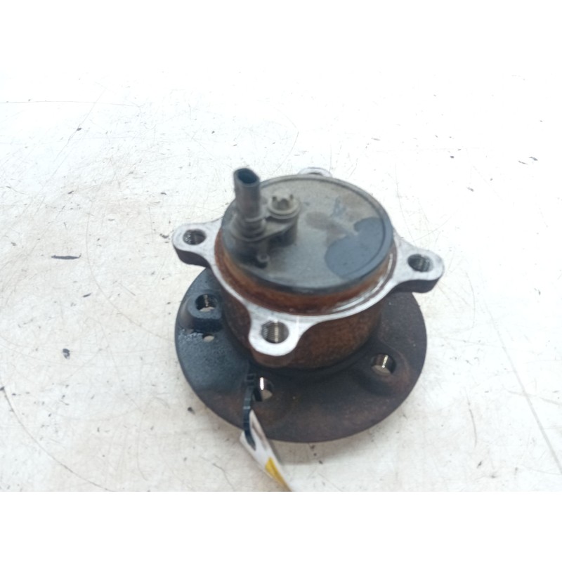 Recambio de buje trasero izquierdo para mercedes-benz clase b sports tourer (w247) b 180 d (247.003) referencia OEM IAM   