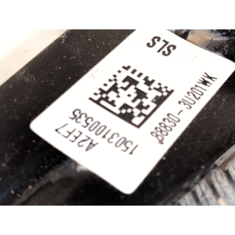 Recambio de enganche delantero izquierdo para kia sportage iii (sl) 1.7 crdi referencia OEM IAM 888303U201  