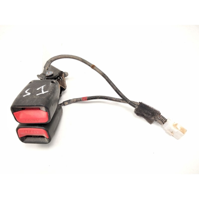 Recambio de enganche cinturon trasero izquierdo para kia sportage iii (sl) 1.7 crdi referencia OEM IAM 898303U200WK  