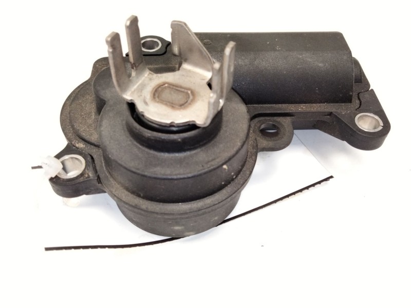 Recambio de actuador palomilla escape para mercedes-benz clase b sports tourer (w247) b 180 d (247.003) referencia OEM IAM A2139