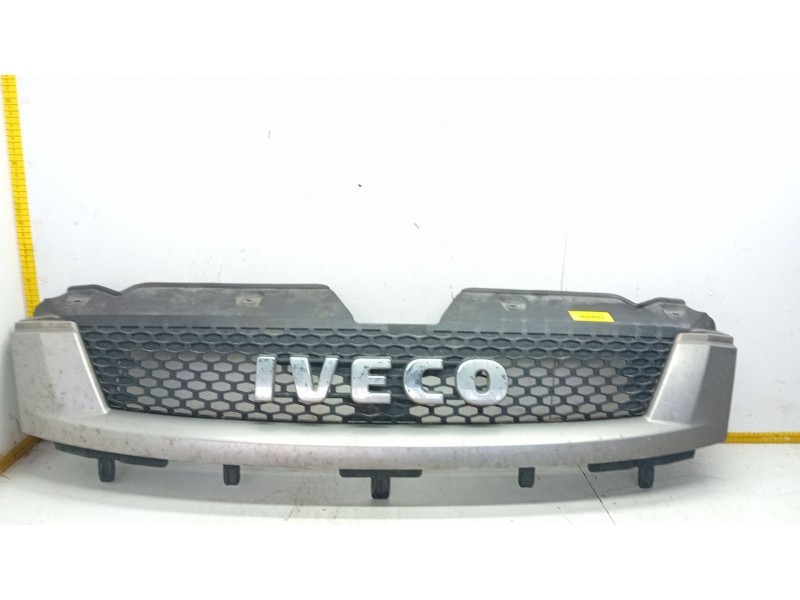 Recambio de rejilla delantera para iveco daily vi caja/chasis 35s18, 35c18, 40c18, 50c18, 60c18, 65c18, 70c18 referencia OEM IAM