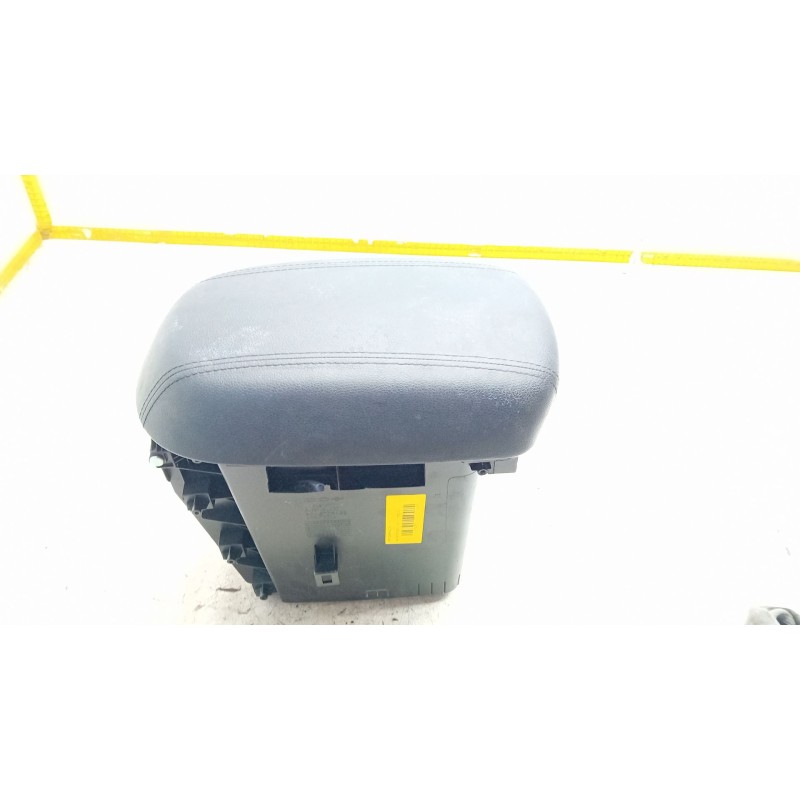 Recambio de reposabrazos para kia sportage iii (sl) 1.7 crdi referencia OEM IAM 846813U030  