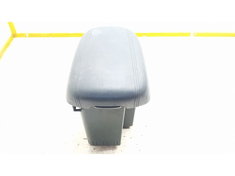 Recambio de reposabrazos para kia sportage iii (sl) 1.7 crdi referencia OEM IAM 846813U030  