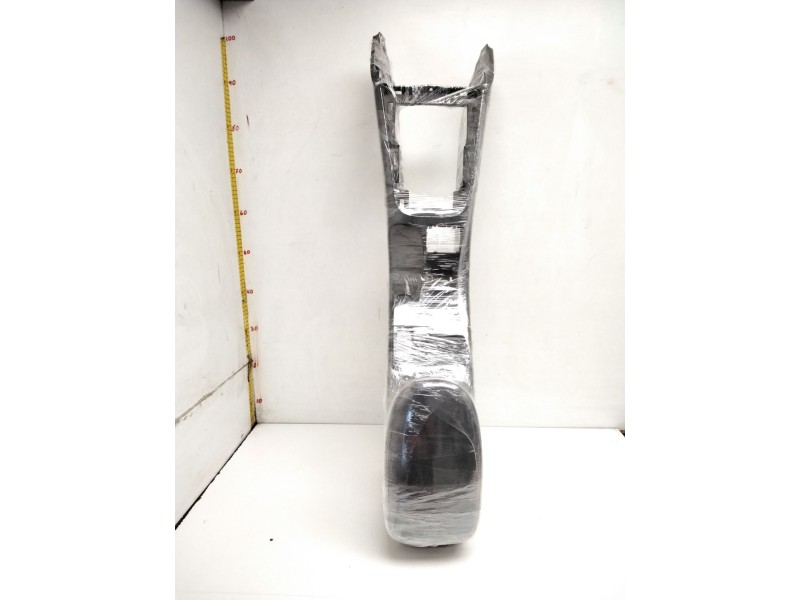 Recambio de apoyabrazos central para nissan primera berlina (p12) referencia OEM IAM 96911BA100  