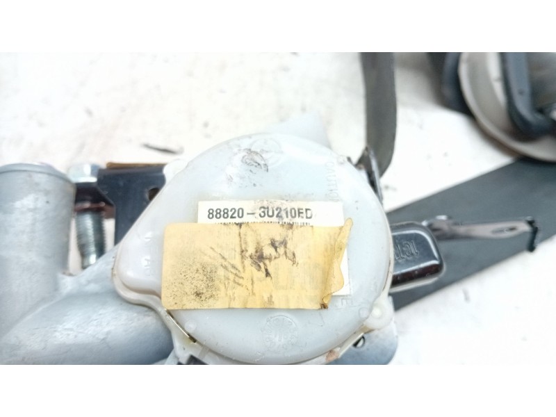 Recambio de cinturon seguridad delantero derecho para kia sportage iii (sl) 1.7 crdi referencia OEM IAM 888203U21ED  