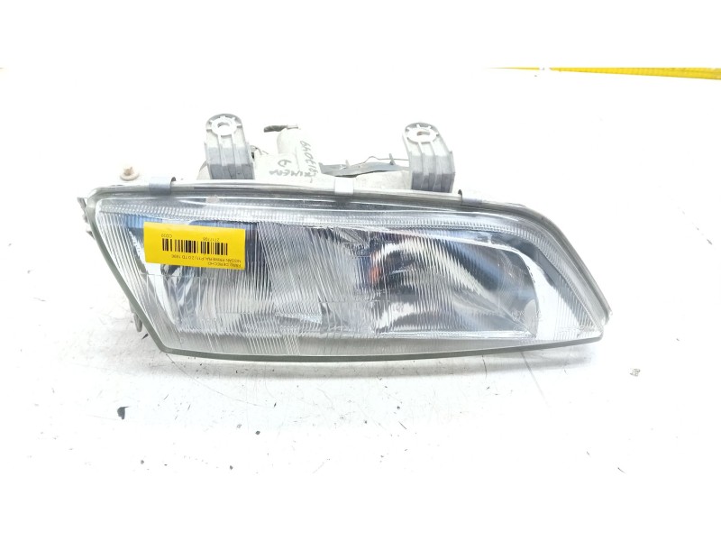 Recambio de faro derecho para nissan primera (p11) 2.0 td referencia OEM IAM 082151172R  