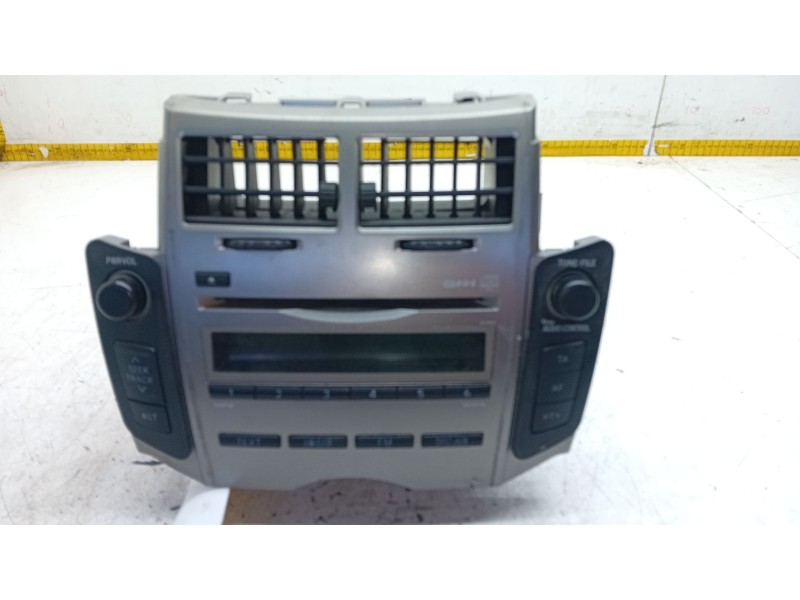 Recambio de sistema audio / radio cd para toyota yaris active referencia OEM IAM 861200D500  
