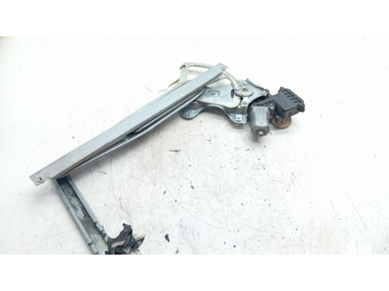 Recambio de elevalunas delantero izquierdo para toyota yaris active referencia OEM IAM   
