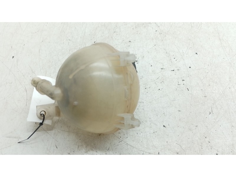 Recambio de deposito expansion para peugeot partner tepee 1.6 bluehdi 100 referencia OEM IAM 967333458000  