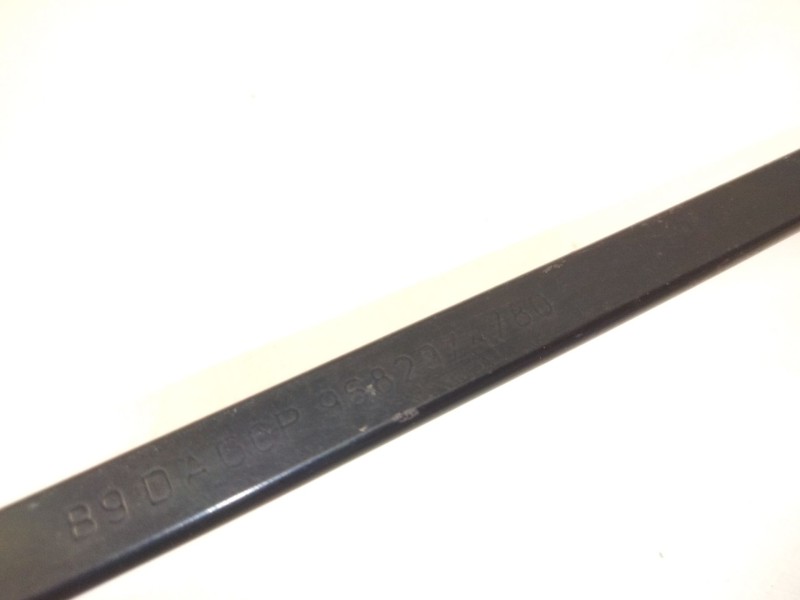 Recambio de brazo limpia delantero derecho para peugeot partner tepee 1.6 bluehdi 100 referencia OEM IAM   