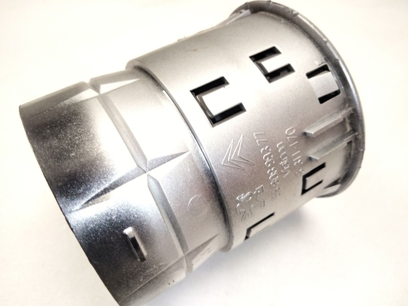 Recambio de aireador derecho para peugeot partner tepee 1.6 bluehdi 100 referencia OEM IAM 9680899377  