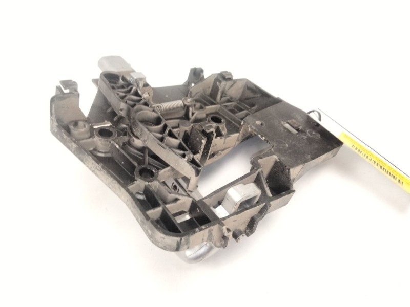 Recambio de maneta interior lateral derecha para peugeot partner tepee 1.6 bluehdi 100 referencia OEM IAM 9682100677  