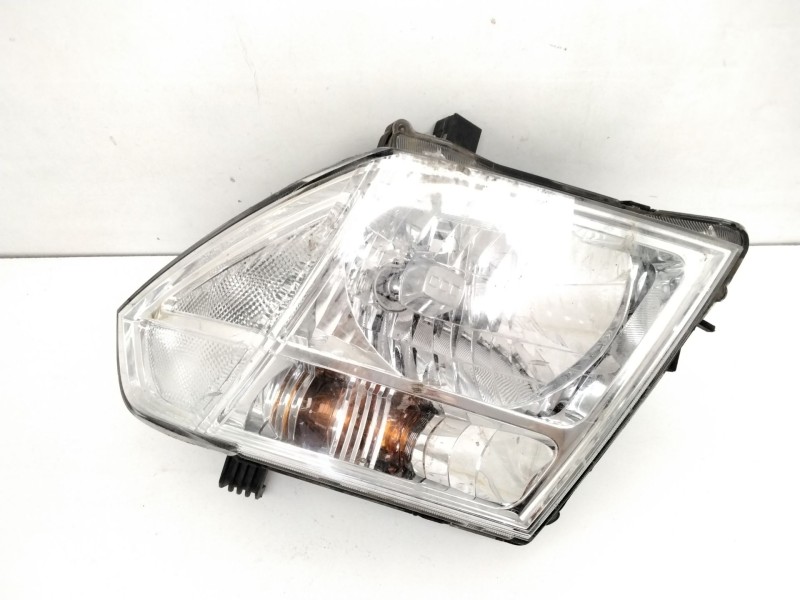 Recambio de faro derecho para nissan pathfinder iii (r51) 2.5 dci 4wd referencia OEM IAM 26060EB303  