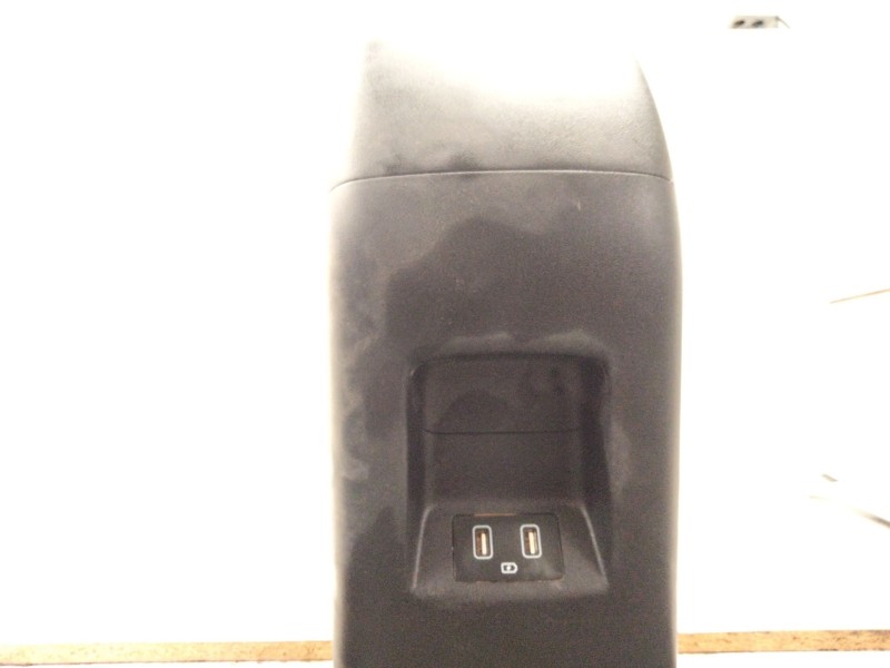 Recambio de consola central para hyundai tucson (nx4e, nx4a) 1.6 t-gdi plug-in-hybrid htrac referencia OEM IAM 84610N7100NNB  