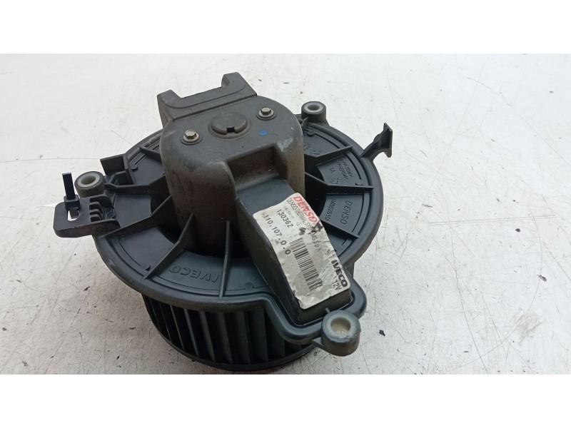 Recambio de motor calefaccion para iveco daily vi caja/chasis 35s18, 35c18, 40c18, 50c18, 60c18, 65c18, 70c18 referencia OEM IAM