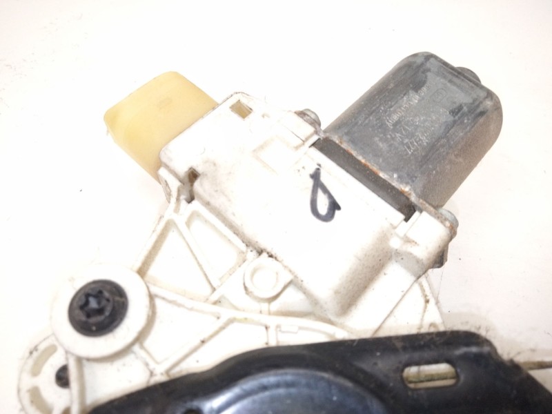 Recambio de elevalunas delantero derecho para bmw serie 1 berlina (e81/e87) 118d referencia OEM IAM 7067796  