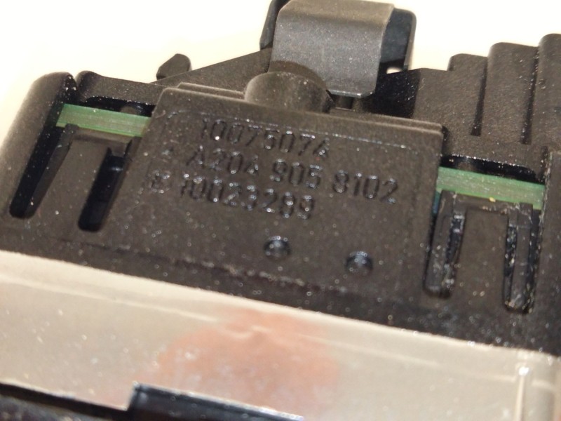 Recambio de mando elevalunas trasero izquierdo para mercedes-benz cla coupé (c117) cla 220 cdi / d (117.303) referencia OEM IAM 