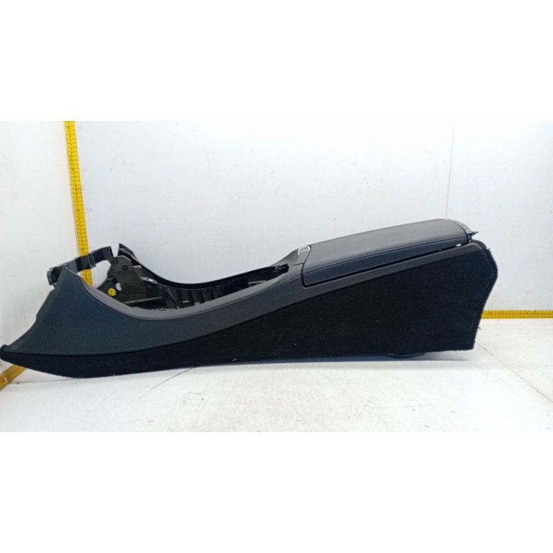 Recambio de consola central para mercedes-benz clase e (w213) e 220 d (213.004) referencia OEM IAM A105852206  
