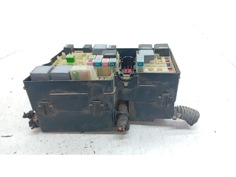 Recambio de caja fusibles para ford transit connect monospace 1.6 tdci referencia OEM IAM AV6T14A142  