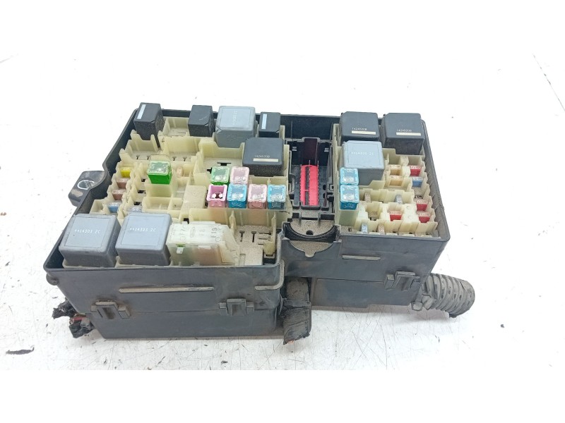 Recambio de caja fusibles para ford transit connect monospace 1.6 tdci referencia OEM IAM AV6T14A142  