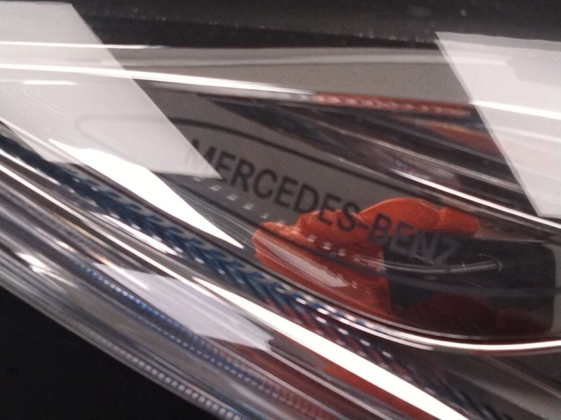 Recambio de faro xenon derecho para mercedes-benz clase e (w213) e 220 d (213.004) referencia OEM IAM A2139061804  