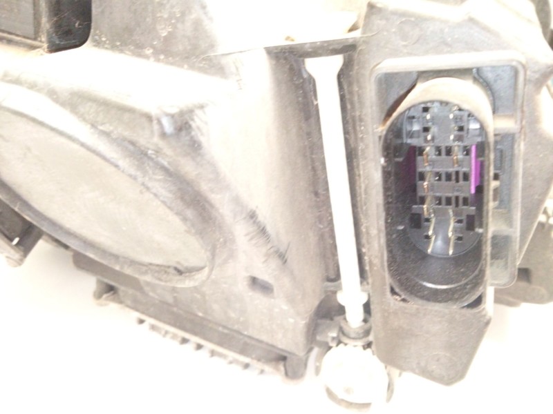 Recambio de faro xenon izquierdo para mercedes-benz clase e (w213) e 220 d (213.004) referencia OEM IAM A2139061704  