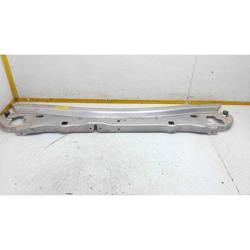 Recambio de travesaño superior para mercedes-benz clase e (w213) e 220 d (213.004) referencia OEM IAM A2536210300  