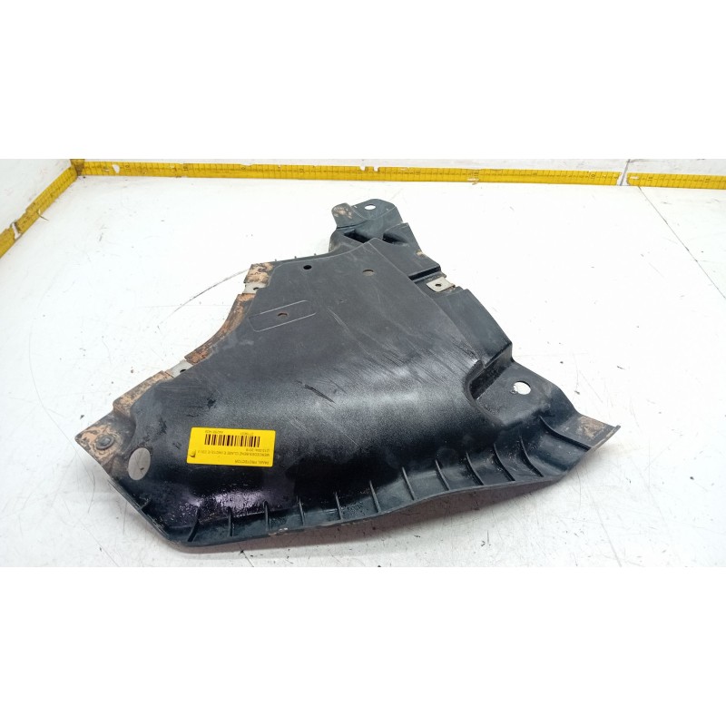 Recambio de panel protector para mercedes-benz clase e (w213) e 220 d (213.004) referencia OEM IAM A2135200400  
