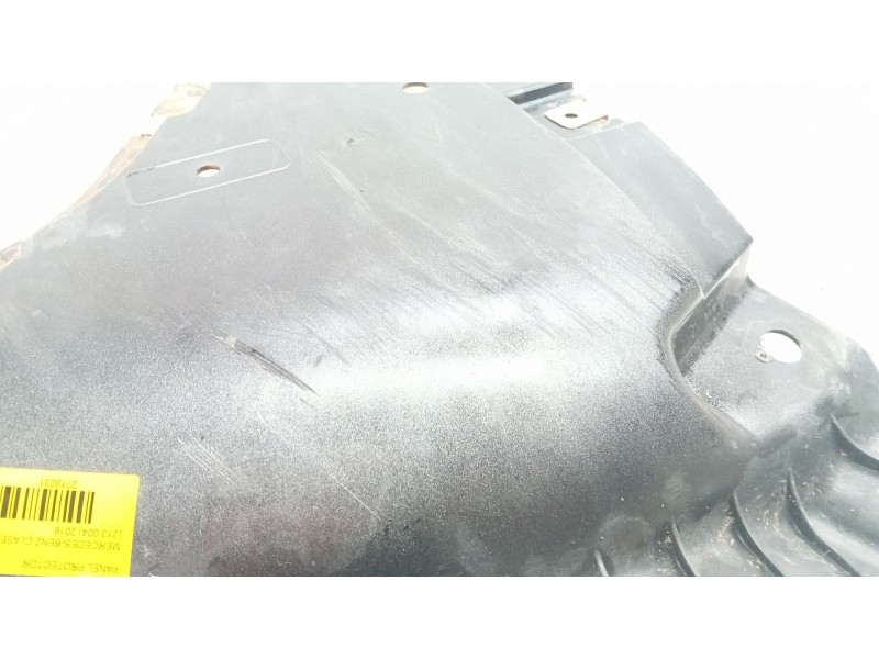 Recambio de panel protector para mercedes-benz clase e (w213) e 220 d (213.004) referencia OEM IAM A2135200400  