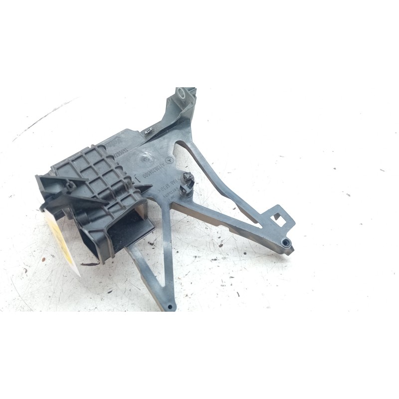 Recambio de soporte paragolpes delantero derecho para mercedes-benz clase e (w213) e 220 d (213.004) referencia OEM IAM A2136206